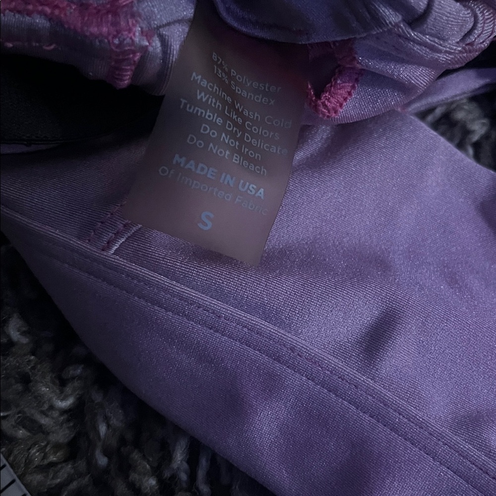 M26 Bombshell Sportswear Top - Picture 4 of 5